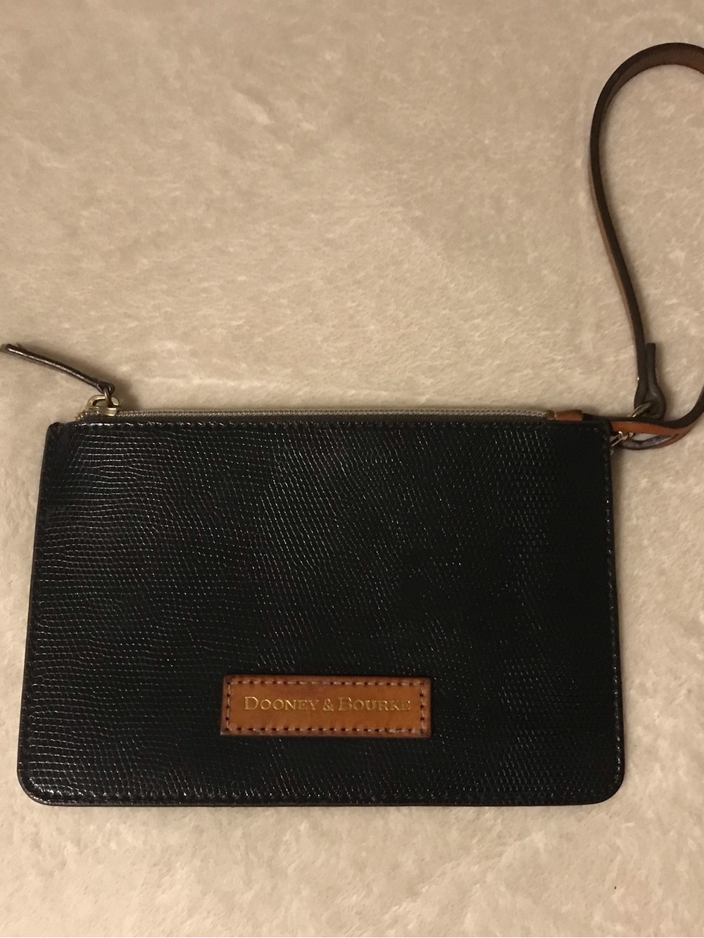 Dooney & Bourke Black Leather Lizard Embossed Wristlet Pouch Wallet Accessory